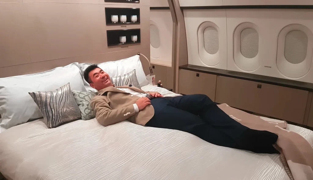 Man shows what it's like inside world's only privately owned BBJ Dreamliner and it's too nice to take your eyes off