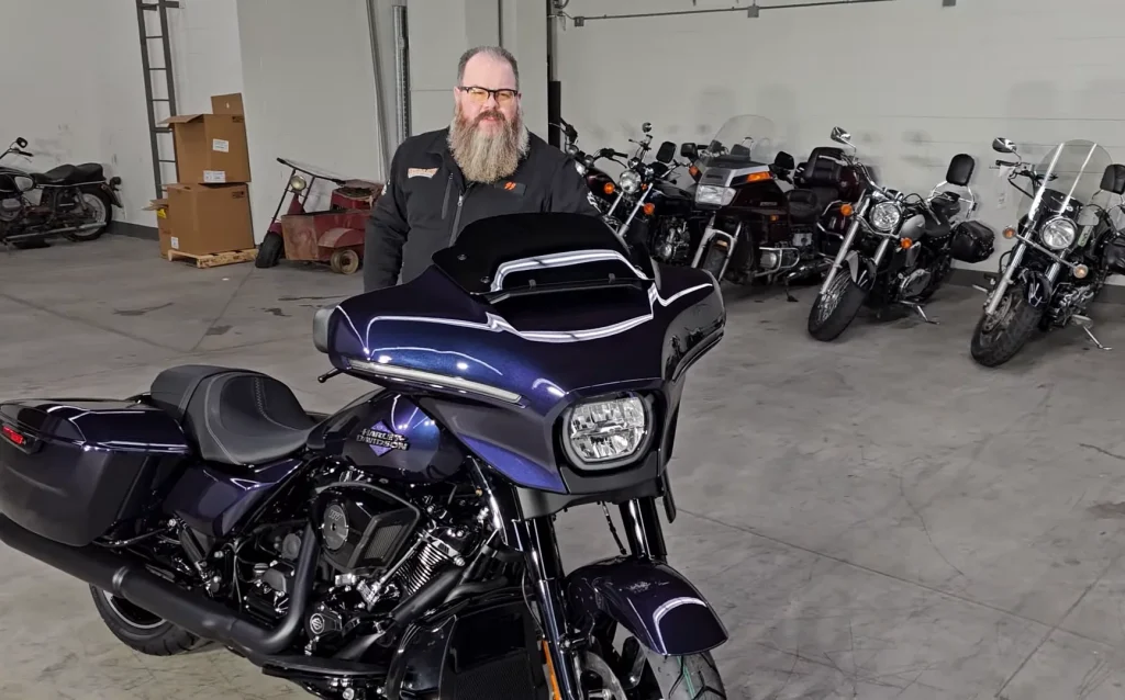 Color-shifting paint returns to motorcycles after Ford's legendary 1996 Mystichrome Cobras