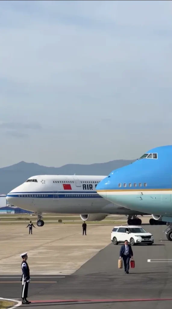 When China’s presidential plane parked next to Air Force One, two of the world’s most heavily guarded jets stood side by side