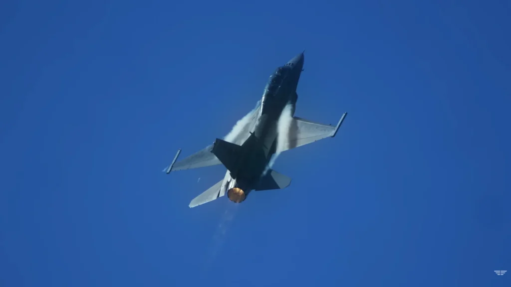 US man gets the chance to fly in an F-16 Viper and 9Gs push his body to the limit in 'most violent' flight