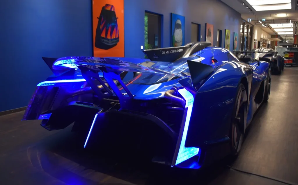 The Alpine Alpenglow prototype uses a hydrogen V6 engine to produce 740bhp, proving that clean-burning hydrogen can preserve the soul of the traditional supercar