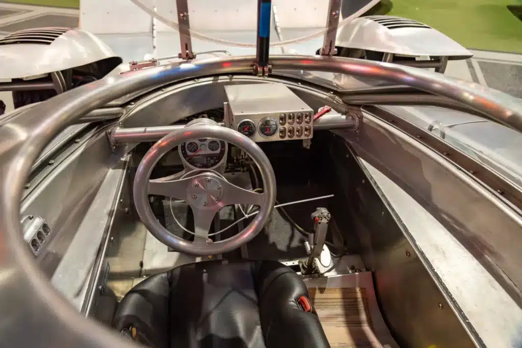 Handbuilt amphibious car is an actual supercar on water roads