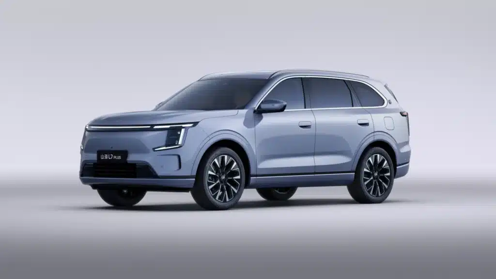 Jetour Chinese hybrid EV packs a gargantuan 932-mile range with its 355 HP