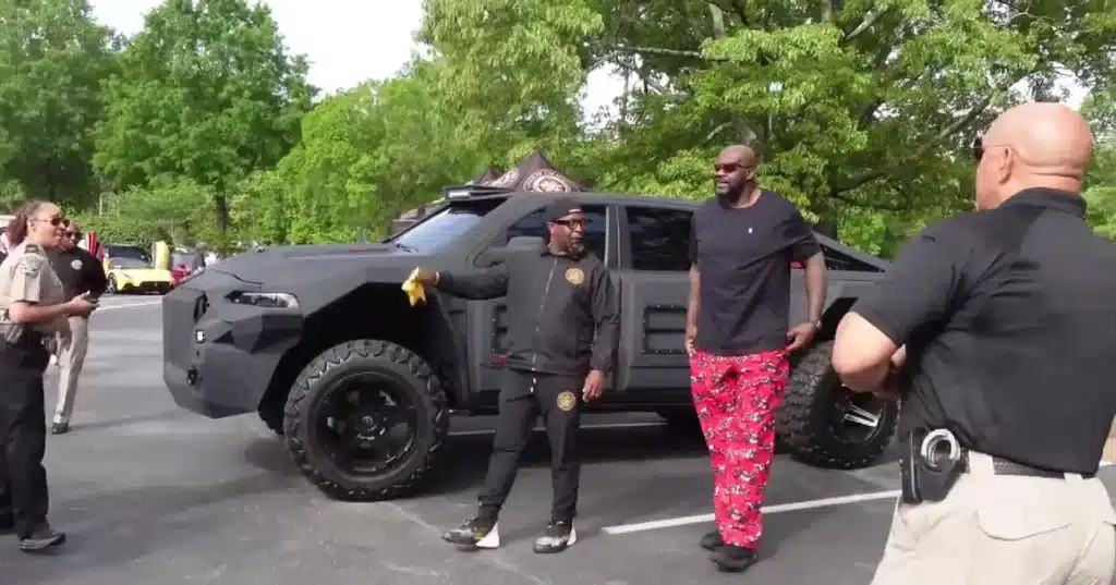 Shaquille O’Neal shows up in his incredible Apocalypse monster truck