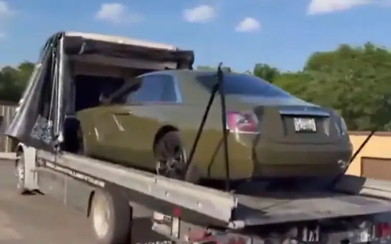Shedeur Sanders has been forced to deny that this $500k Rolls-Royce is actually his.