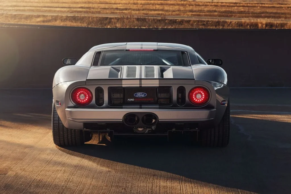 SBX Cars and Shelby American Collection are giving car fans the opportunity to win a Ford GT40, while also supporting the Collection