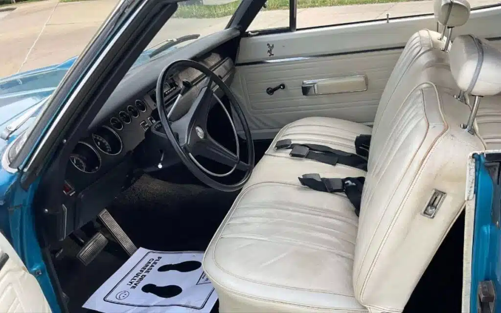 Reconizable Plymouth Superbird muscle car sold at a cut price thanks to a corrupt Indiana cop