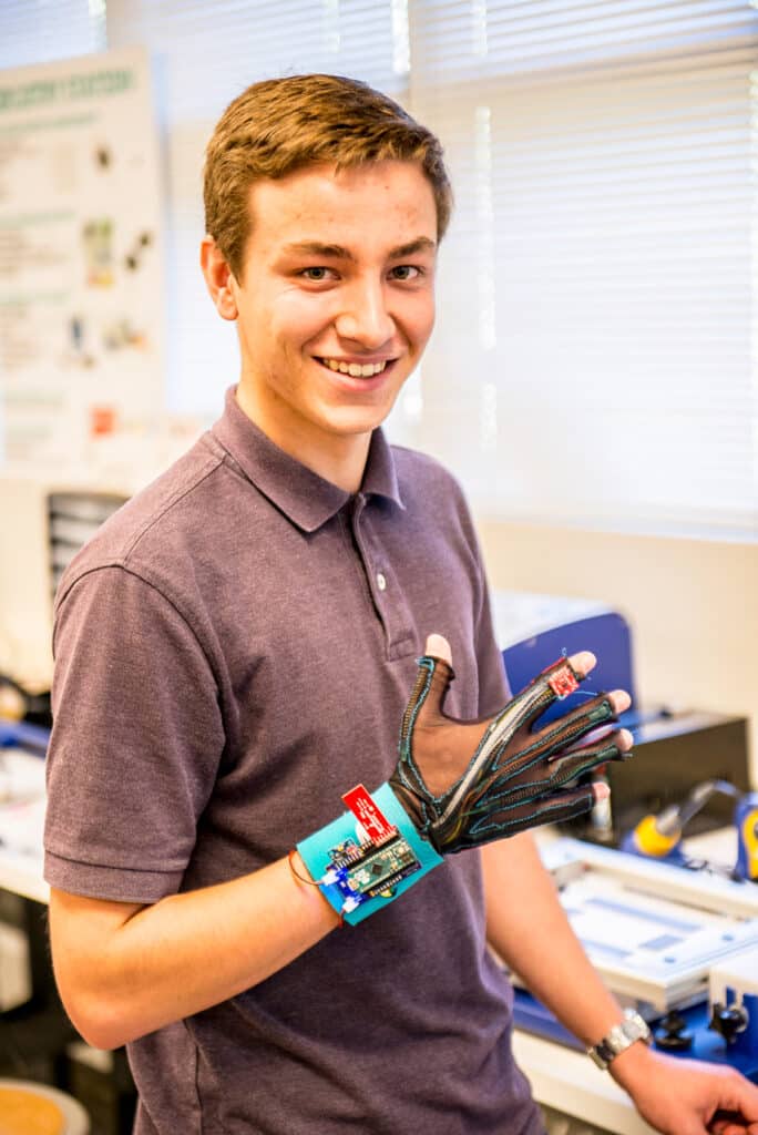 Students create gloves that translate Sign Language into speech