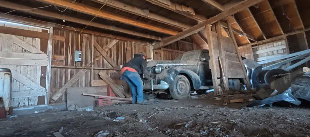 Silas managed to bag himself a 1940 Chevy Master as part of a barn find.