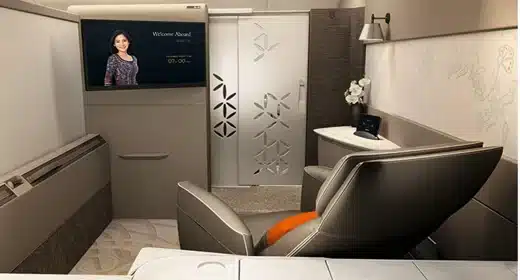Man got to experience the true pinnacle of luxury when he spent $13,980 flying first class on Singapore Airlines