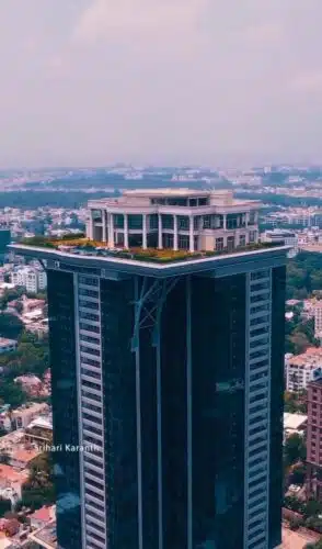 this-20m-sky-mansion-was-built-on-top-of-a-400ft-tower