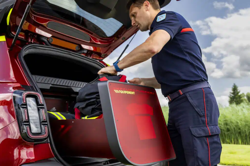 Check out the Renault Vision 4Rescue fire rescue concept vehicle