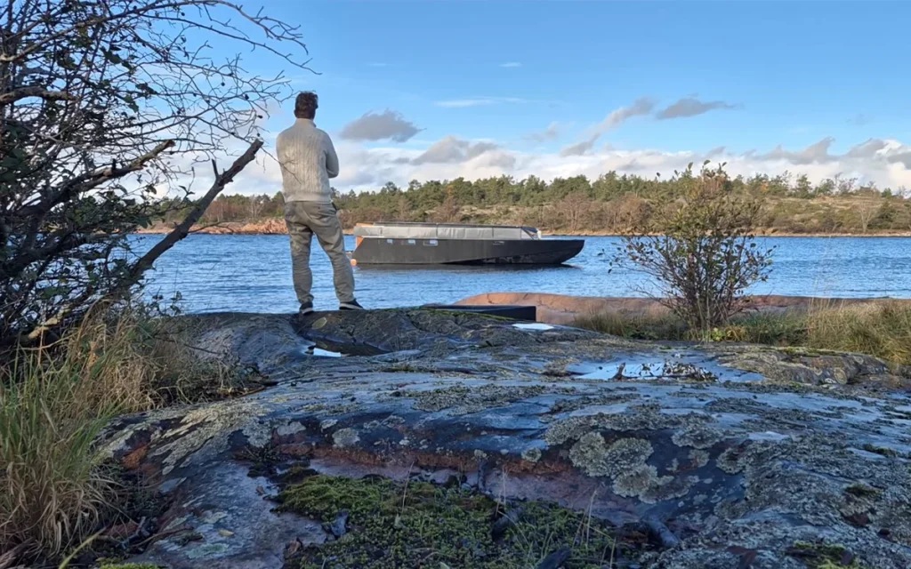 One YouTuber built a self-sustaining solar-powered explorer yacht in Finland, but as he tried to take it out for the winter, he didn't account for one issue