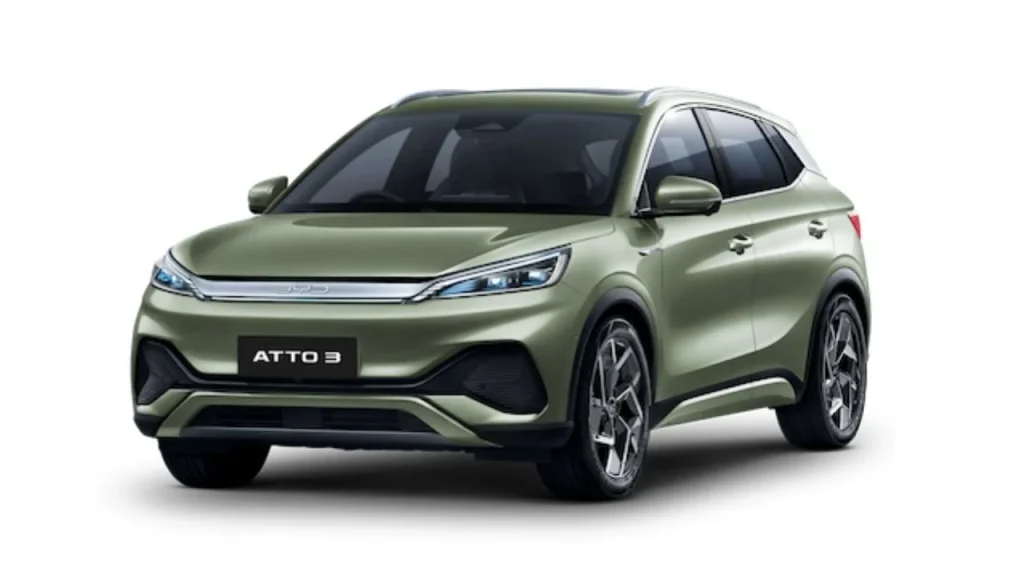 China is set to get solar-powered cars with new glass-based technology but there's some important caveats