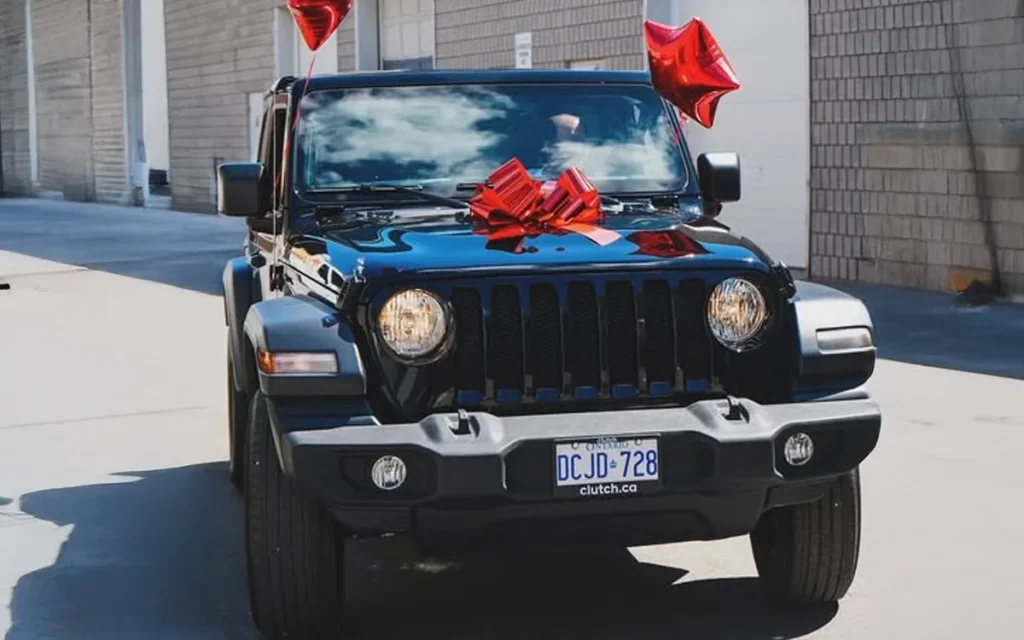 After making money from a vintage clothes business, this young entrepreneur became the best son in the world by buying his dad his dream Jeep