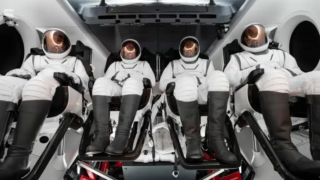 SpaceX-EVA-spacesuits