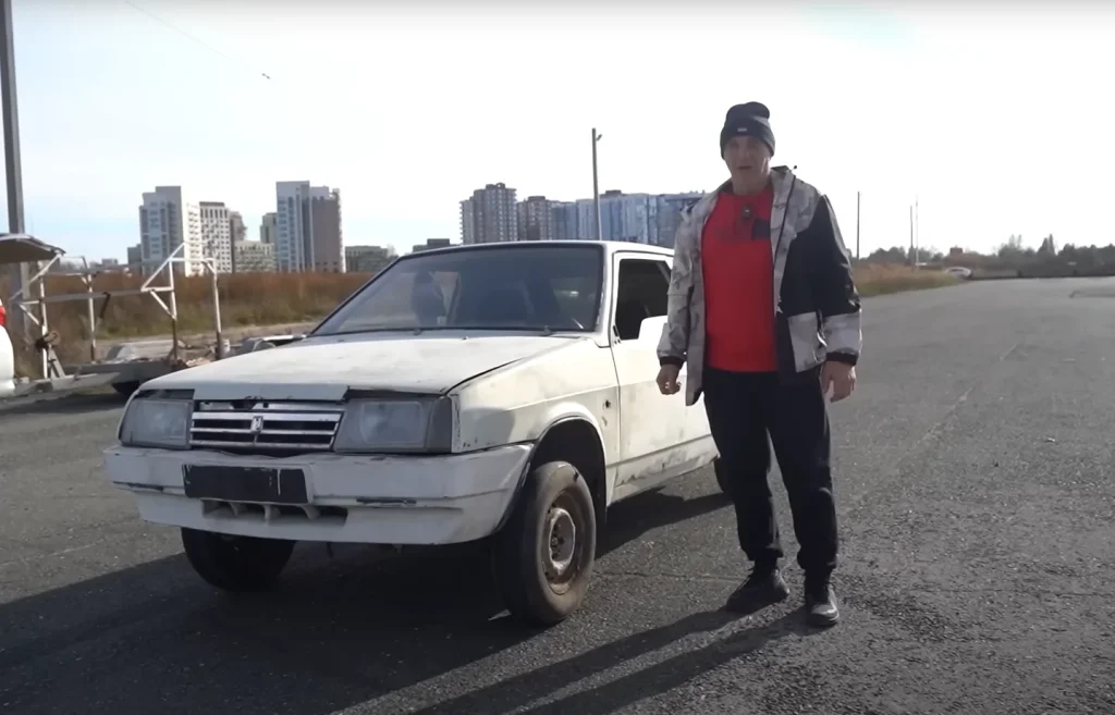 Man tests out driving over a speed bump at high speeds to see what actually happens