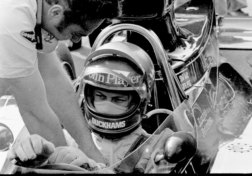 This Heuer Carrera, available from Stockholms Auktionsverk’s Fine Watches Sale auction, is the perfect tribute to arguably the most flamboyant F1 driver ever