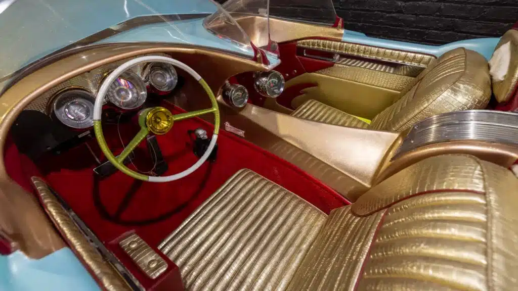 1950 Studebaker Ice Princess is like the Jetsons on wheels and we're jealous of whoever gets it