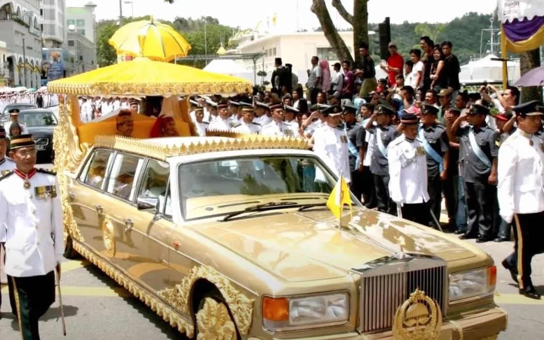 This McLaren F1, previously owned and upgraded by the Sultan of Brunei, has just become the brand's most expensive supercar ever as it sells for $25,300,000