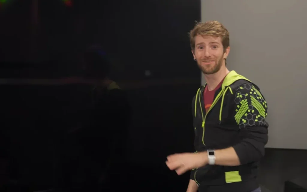 Canadian man compares what kind of TVs you can get for $30, $300, $3,000 and $30,000