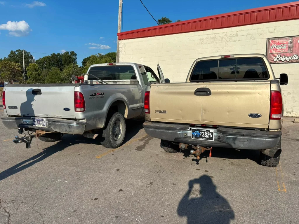 Two Tennessee strangers who own Ford F-250 trucks fixed a 20-year issue after meeting in parking lot and swapping mismatched tailgates