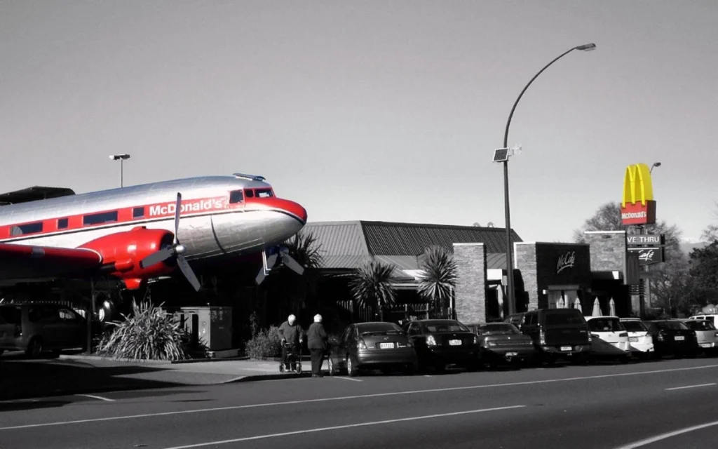 The Taupō McDonald’s took the idea of fast food to new heights by turning a retired airplane into one of the most unusual dining spots in the world.