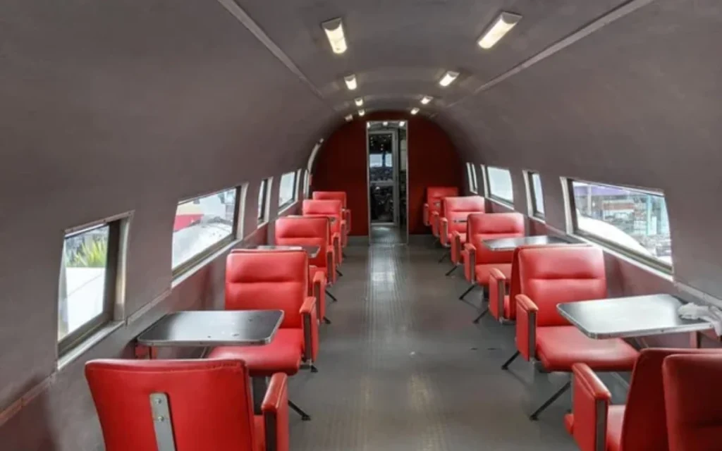 The Taupō McDonald’s took the idea of fast food to new heights by turning a retired airplane into one of the most unusual dining spots in the world. 