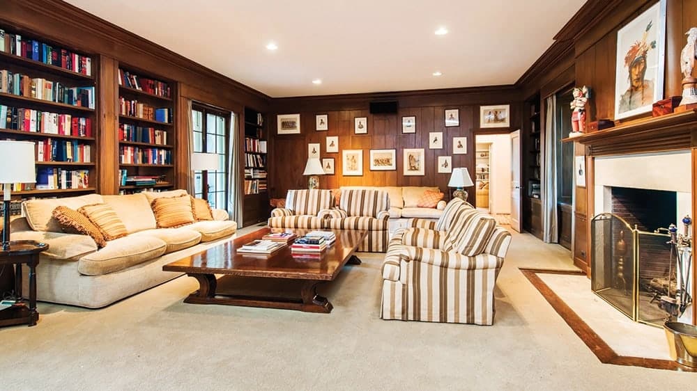 Taylor Swift's home, living room