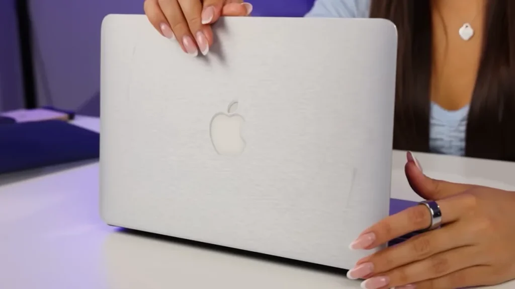 US woman buys Apple products on Temu and gets a shock when she realizes the state of the items