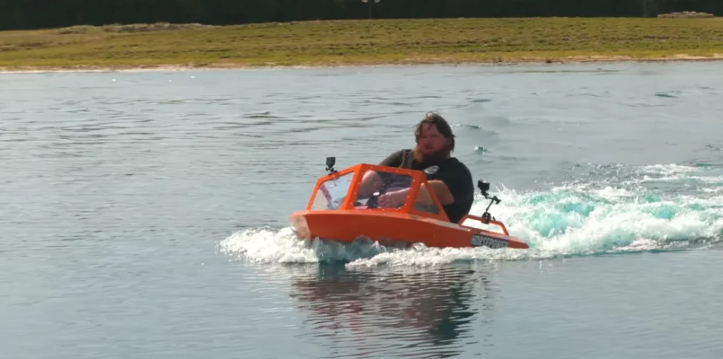 Kansas man buys jet boats from Temu and immediately realizes it's not going to plan after opening the box