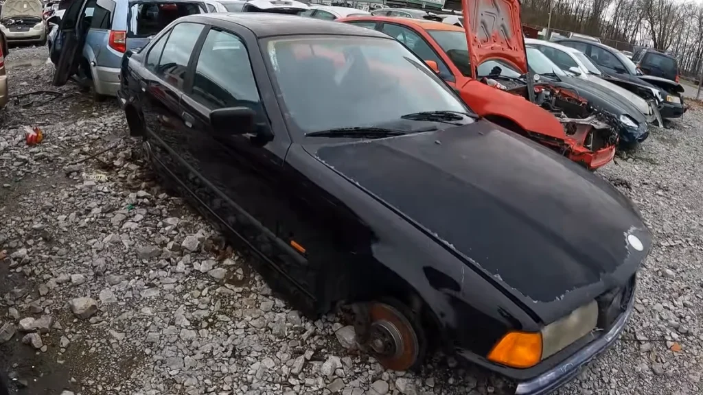 Guy stops at a Tennessee junkyard and there's a modern rust-free Porsche that shouldn't be there