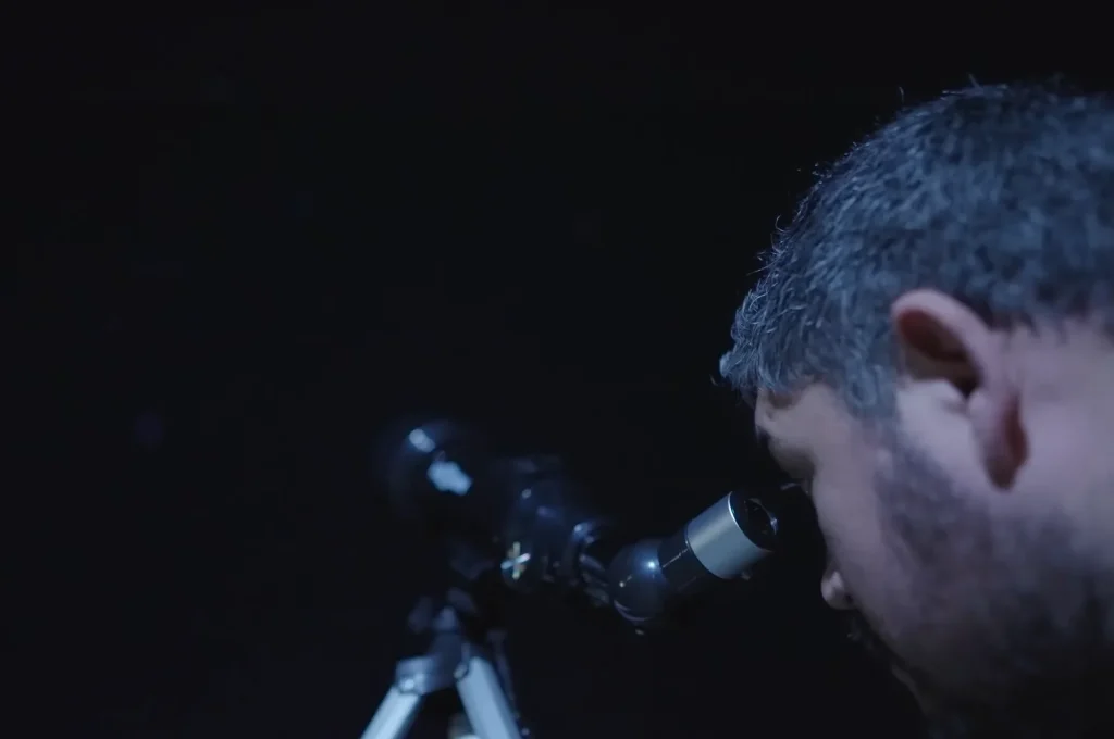 US man tests five telescopes ranging from $1 to $100,000 to find out how well they can take photos of space