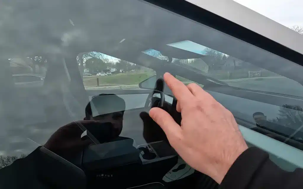 Tesla Cybertruck armor glass window  test damage