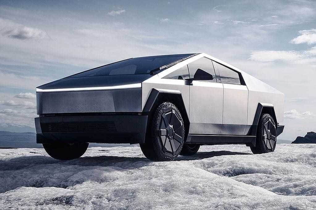 Californian man highly praised the Tesla Cybertruck EV