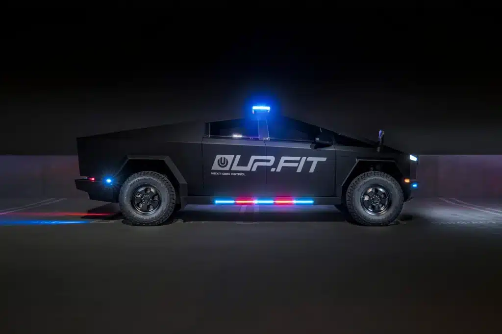 Tesla-Cybertruck-police-cruiser
