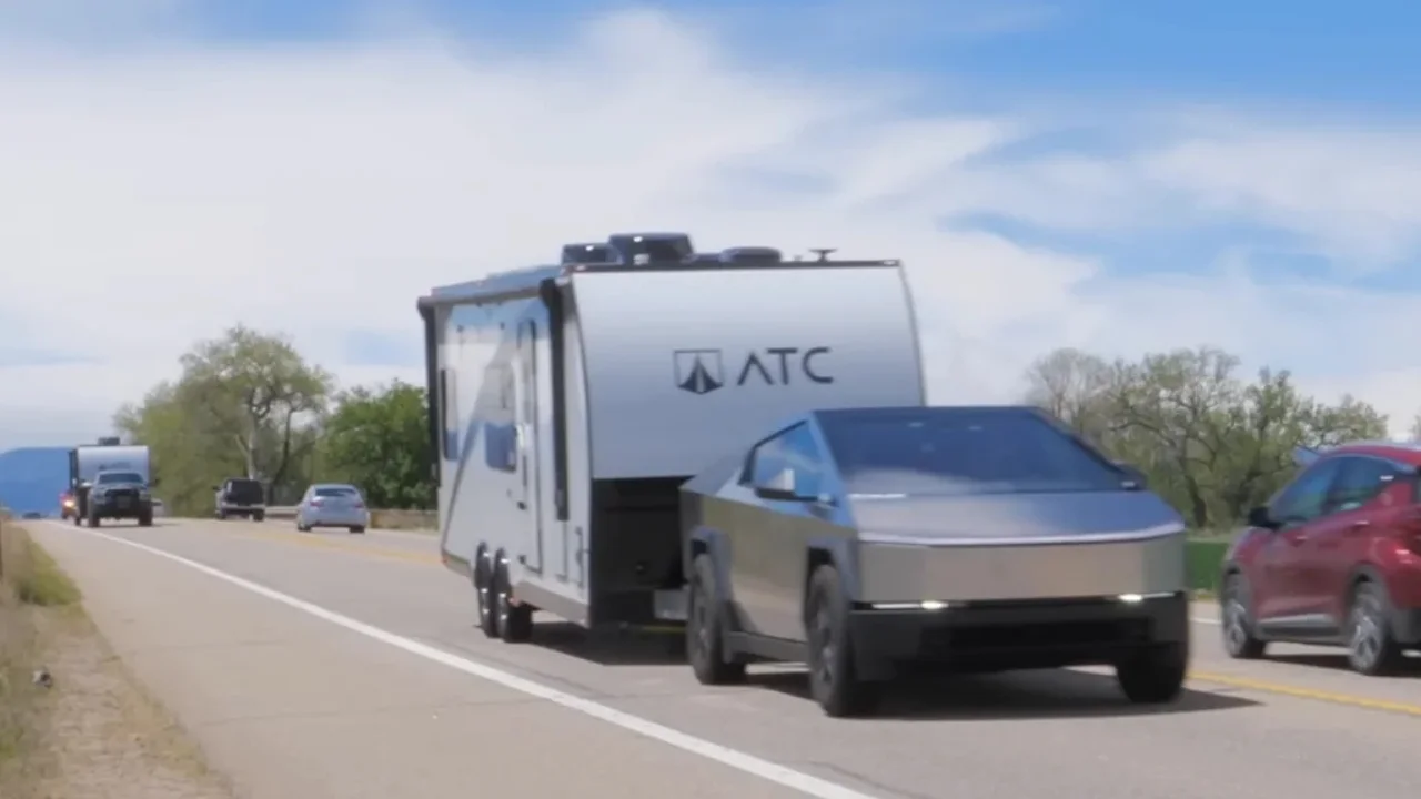 Tesla Cybertruck and Ram 2500 Cummins truck battle towing 8,000lb 28ft trailers and it ends with a clear diesel vs electric mismatch