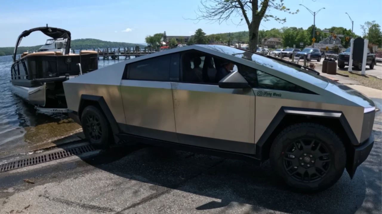 Florida man using his Tesla Cybertruck to tow a boat for 2 hours to lake ends up coming to a damning conclusion