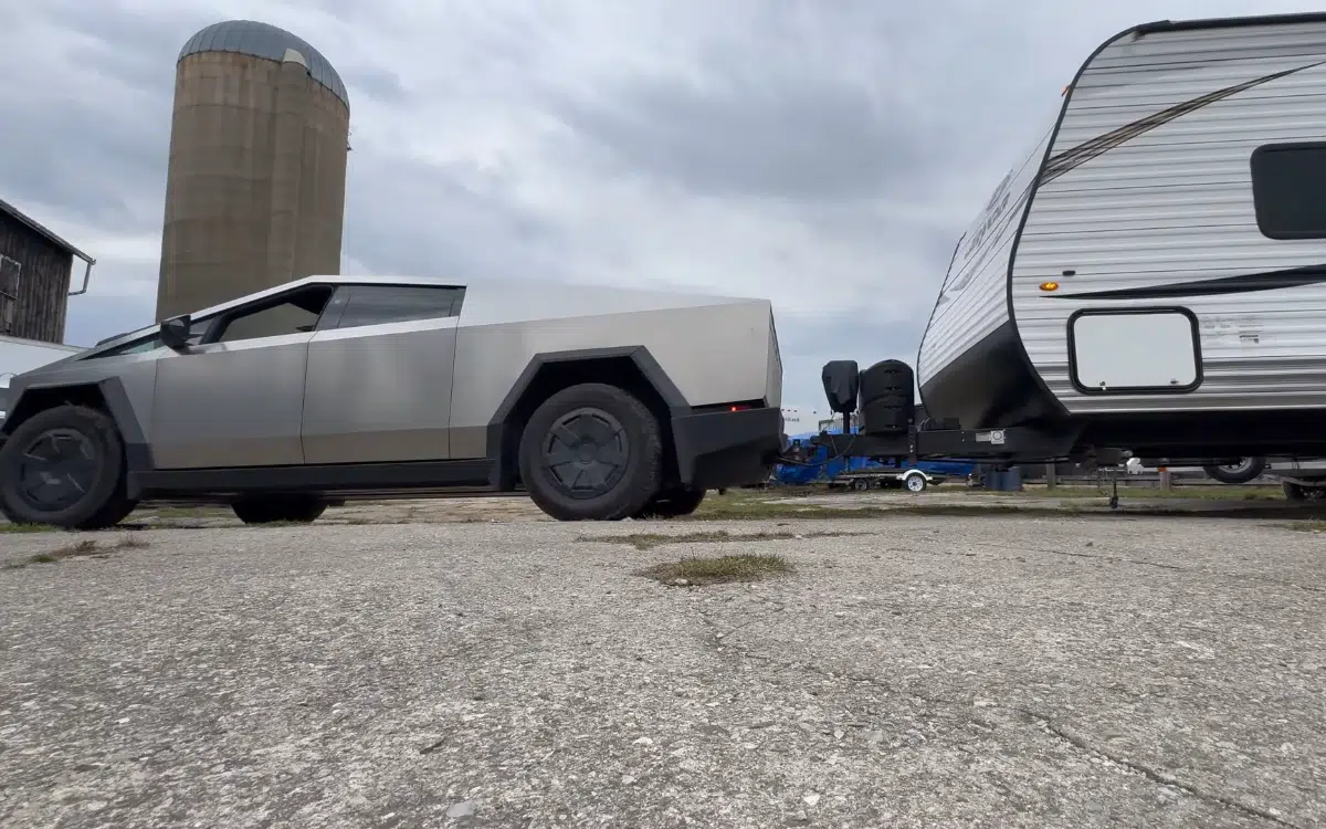 Canadian puts Tesla Cybertruck to the test towing his trailer, shocked by range results