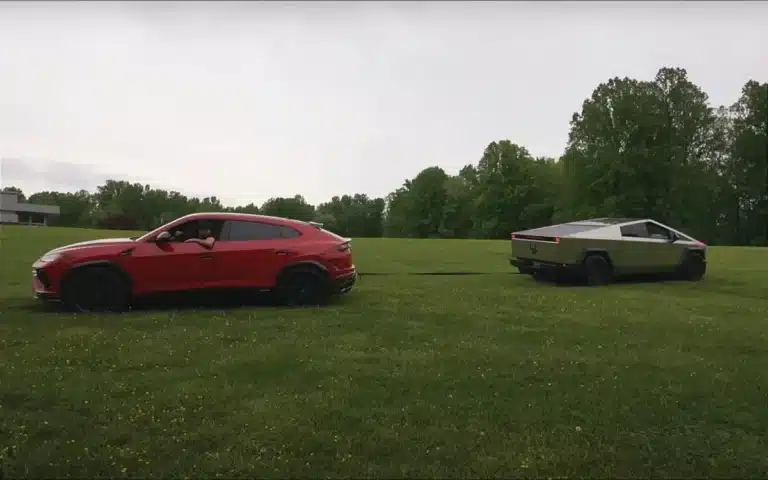 Tesla Cybertruck tug-of-war Lamborghini Urus