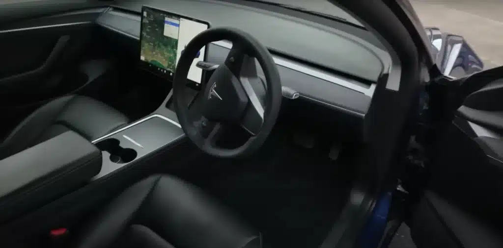 Man puts Tesla Model 3 with 217,000 miles up against exact same car with 2,900 miles to see how different they are