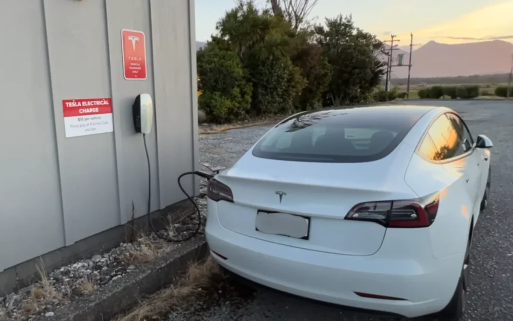 Man has been driving Tesla Model 3 for a year so compares charging costs to fuel costs for gas car, there's a staggering difference