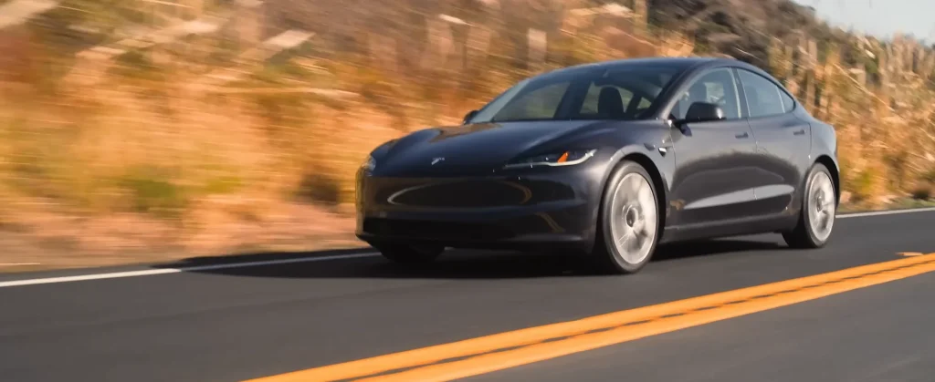 82-year-old retired bus driver who doesn't like EVs tries Tesla Model 3 for the first time and his reaction is priceless