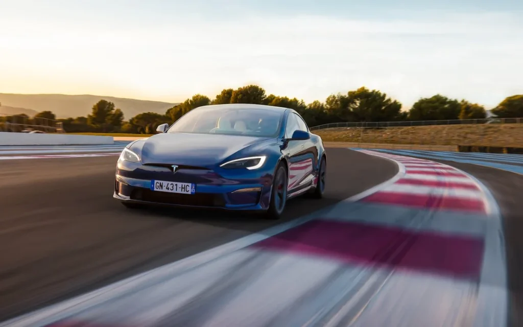 Man calculates stark cost difference between charging Tesla Model S EV monthly vs buying gas for Mercedes-Benz S-Class