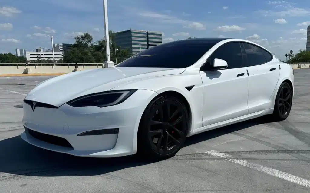 Son selling mom’s Tesla Model S Plaid in Florida says he’s too rich to care about the money