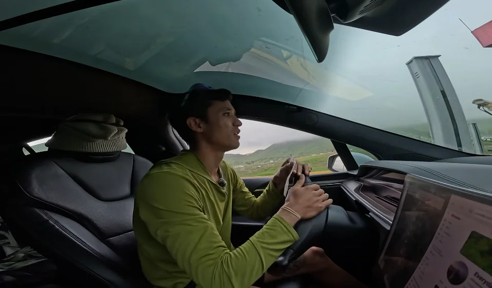 Oregon man drives his solar-powered Tesla Model X down the Pan-American highway when he comes to a harsh reality