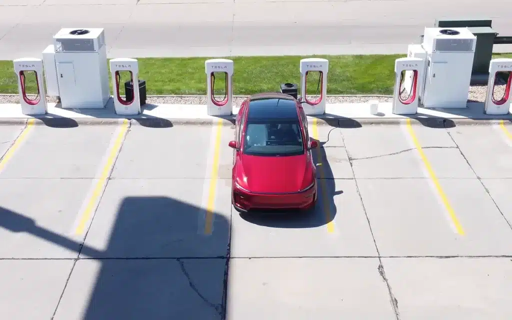 A man from Iowa took his new Tesla Model Y Juniper on an 800-mile road trip to Colorado, using only FSD to see how it truly handles American highways