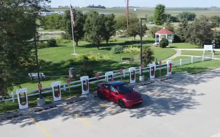 A man from Iowa took his new Tesla Model Y Juniper on an 800-mile road trip to Colorado, using only FSD to see how it truly handles American highways