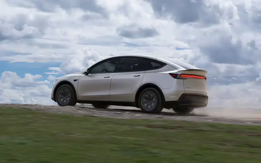 The new Tesla Model Y L in China is flying off the shelves