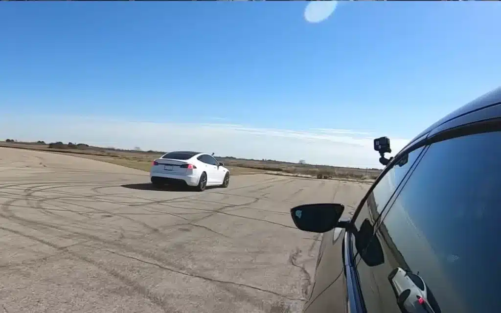 Tesla Plaid vs Lucid Air EV Drag Race